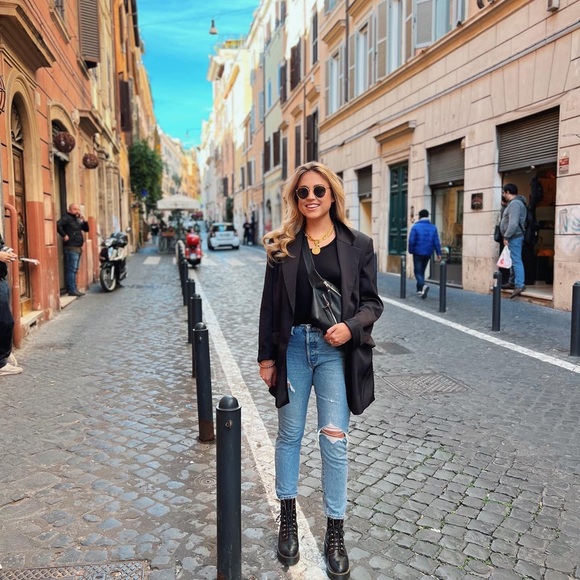 Meet your Posher, Audrey - Picture 2 of 15